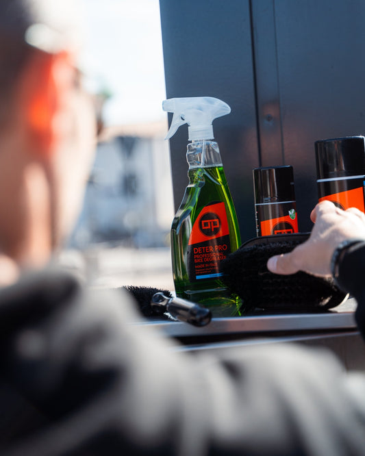 Pulizia bici professionale: il primo passo per lavorare meglio in officina