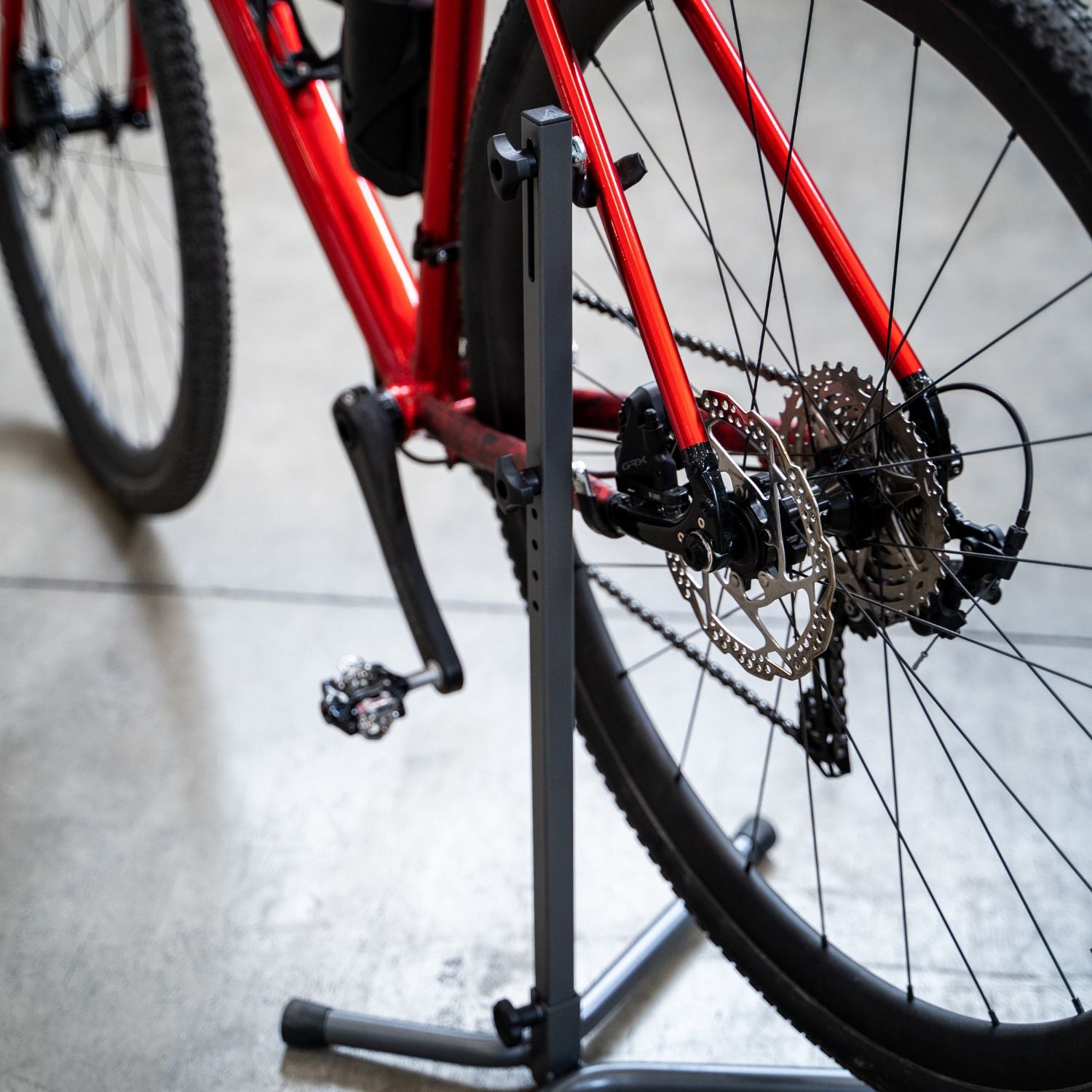 Vertical - the space-saving bike stand – opbikeservice